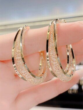 Women's earrings